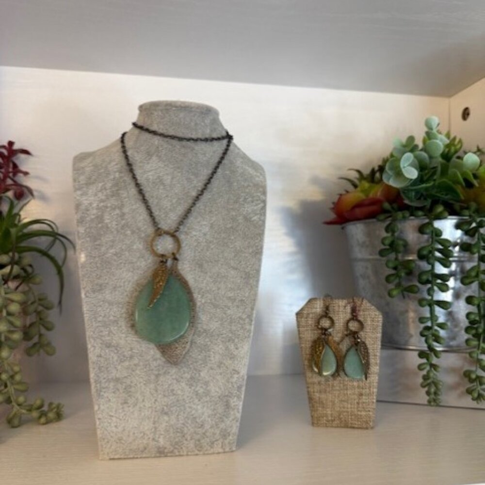 Park Lane "Wings" Necklace and Earring Set – Feather, Stone and Wing